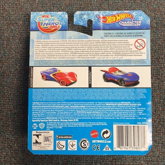 Batgirl - Picture 2 of 3